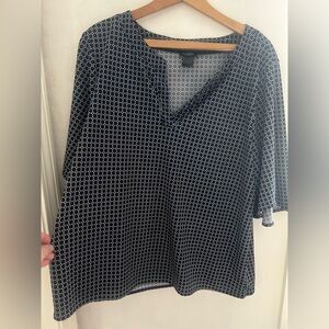 Ann Taylor Factory size XL office top. Blue and white design. Good for summer